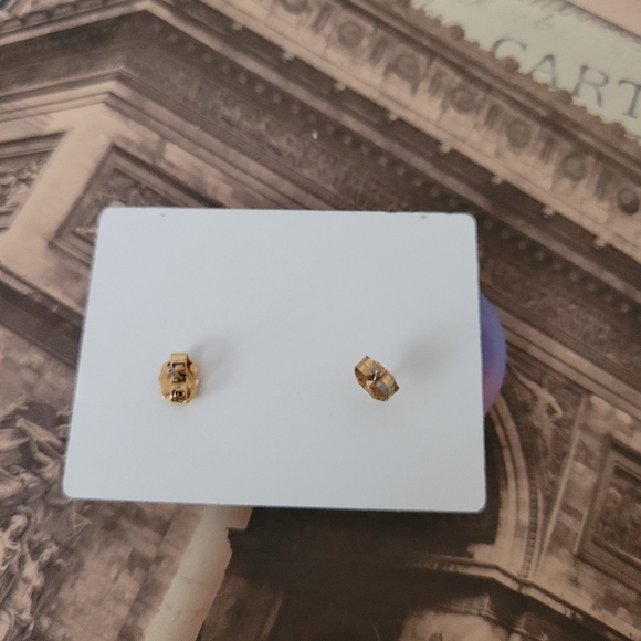 Vintage Avon Earrings - Picture 2 of 3